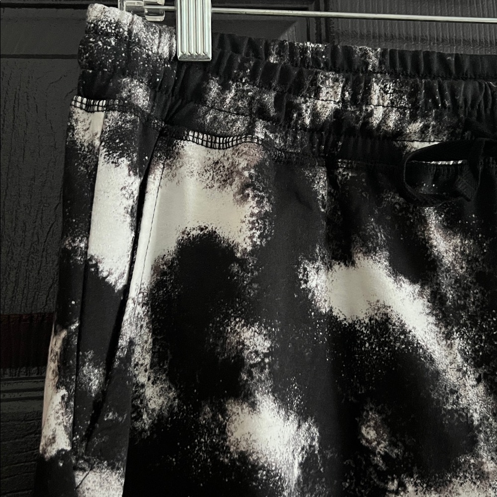 LuLaRoe Jax Joggers - Large - Picture 2 of 12